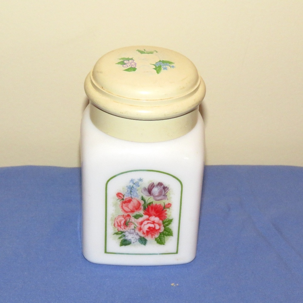 Avon Porcelain Country Garden Bird of Paradise Bath Oil Jar (empty)